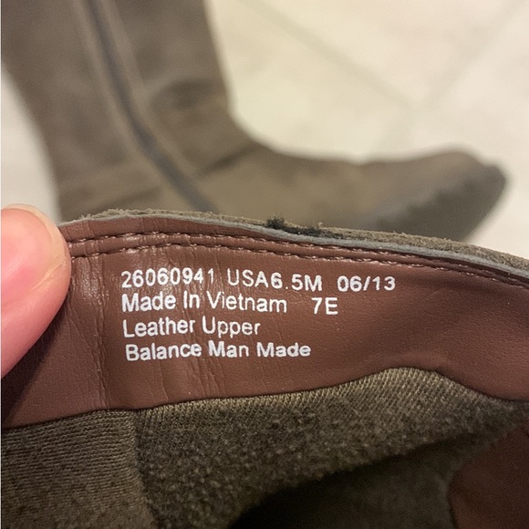 Clarks Womens Leather Tall Boots in Taupe Grey (size 6.5) - Picture 4 of 6